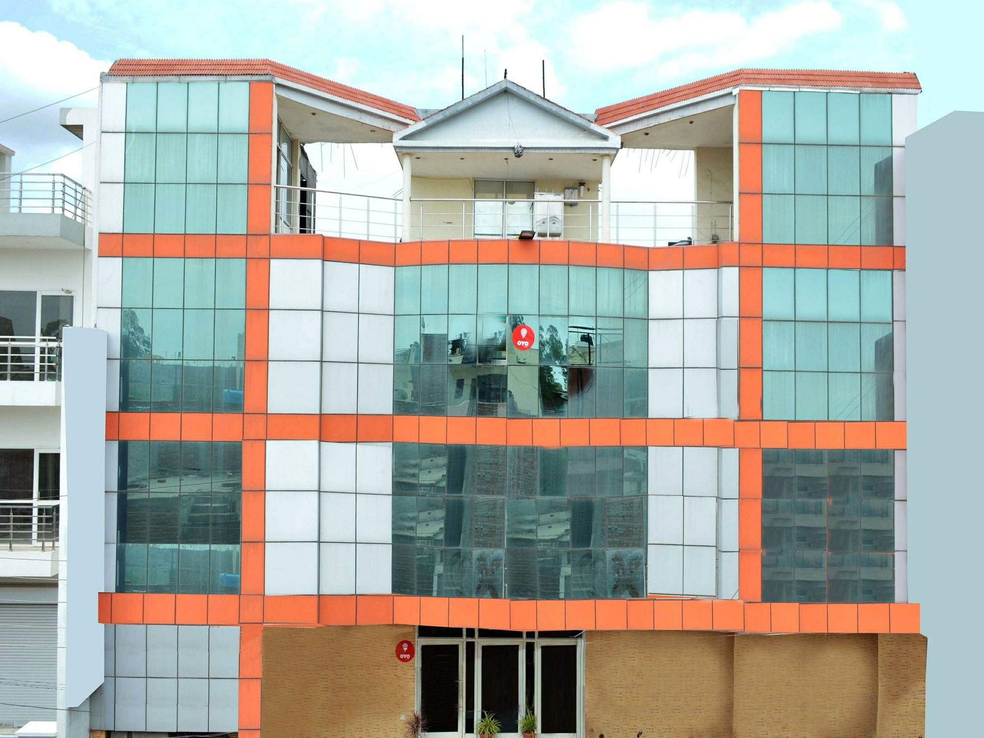 Oyo 6463 Hotel Dove Chandīgarh Esterno foto